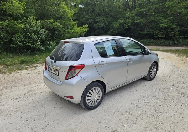 Toyota Yaris cena 19900 przebieg: 204000, rok produkcji 2012 z Przemyśl małe 67